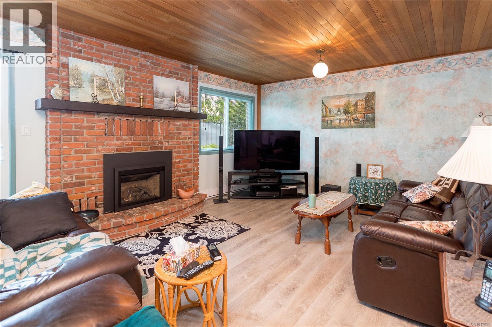 Photo 20 of 4049 Hopesmore Dr, Saanich BC