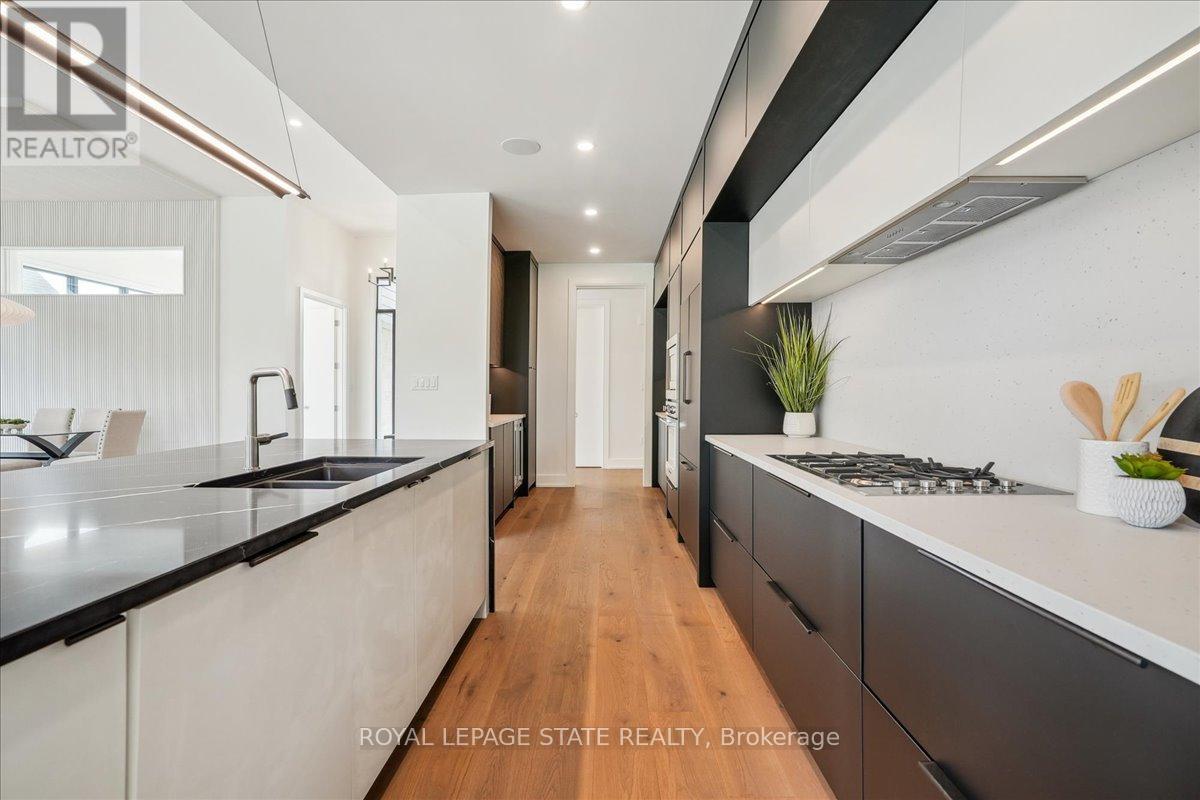 Photo 23 of 1613 G Lookout Street, Pelham ON