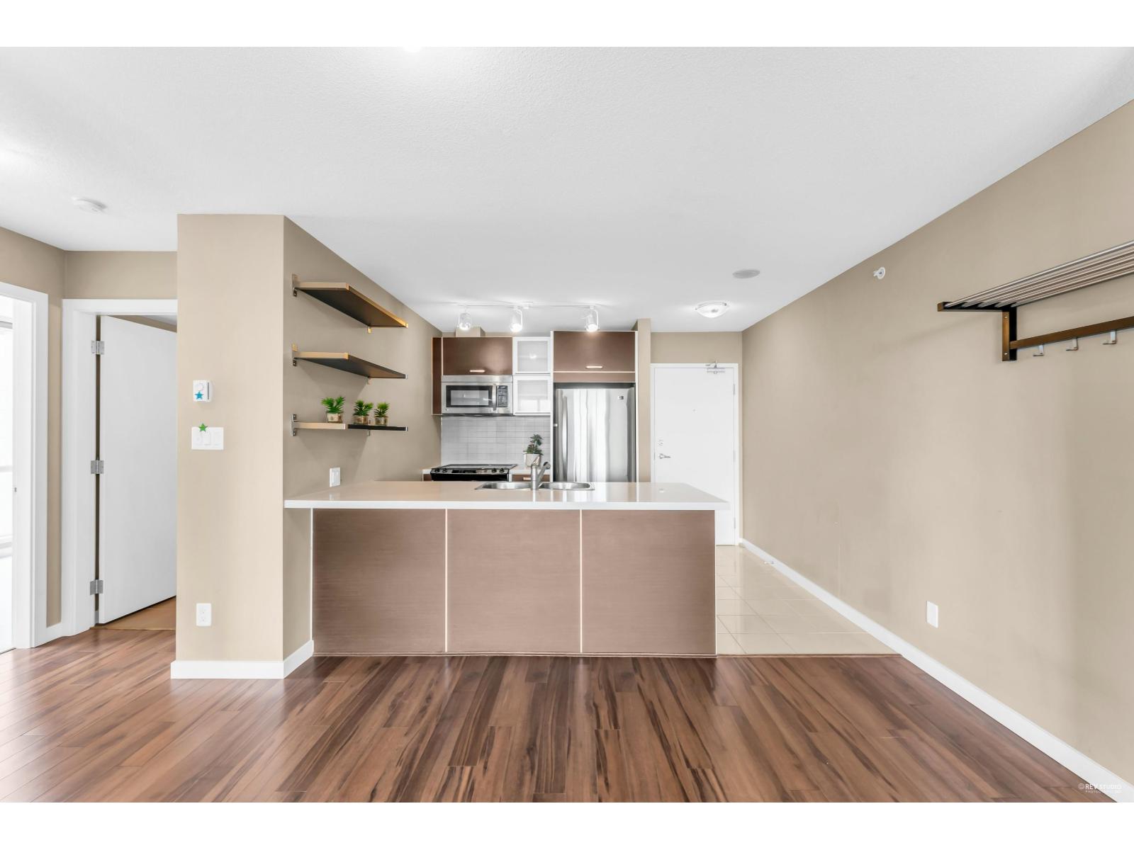 Photo 1 of 2909 9981 Whalley Boulevard, Surrey BC