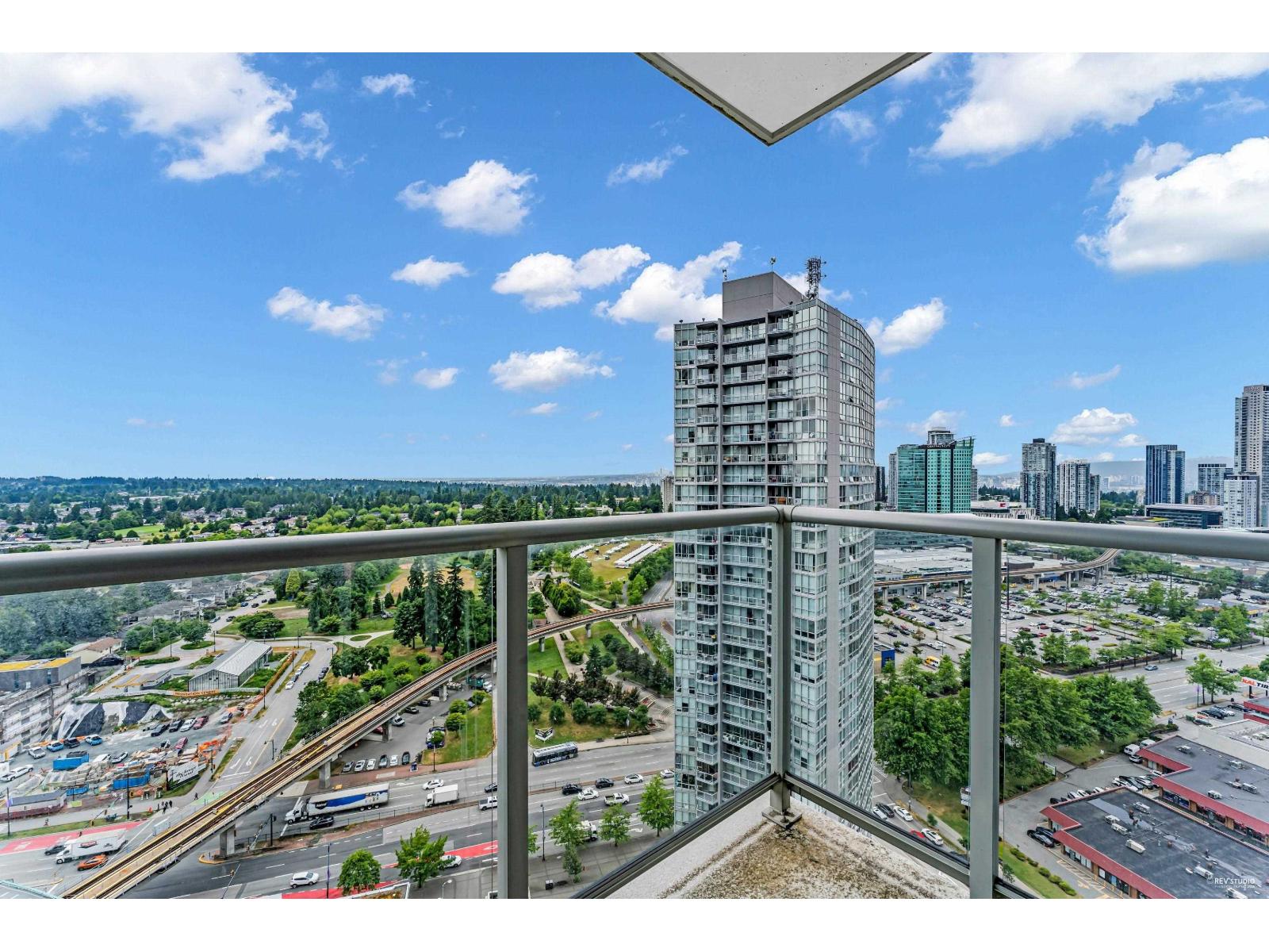 Photo 11 of 2909 9981 Whalley Boulevard, Surrey BC