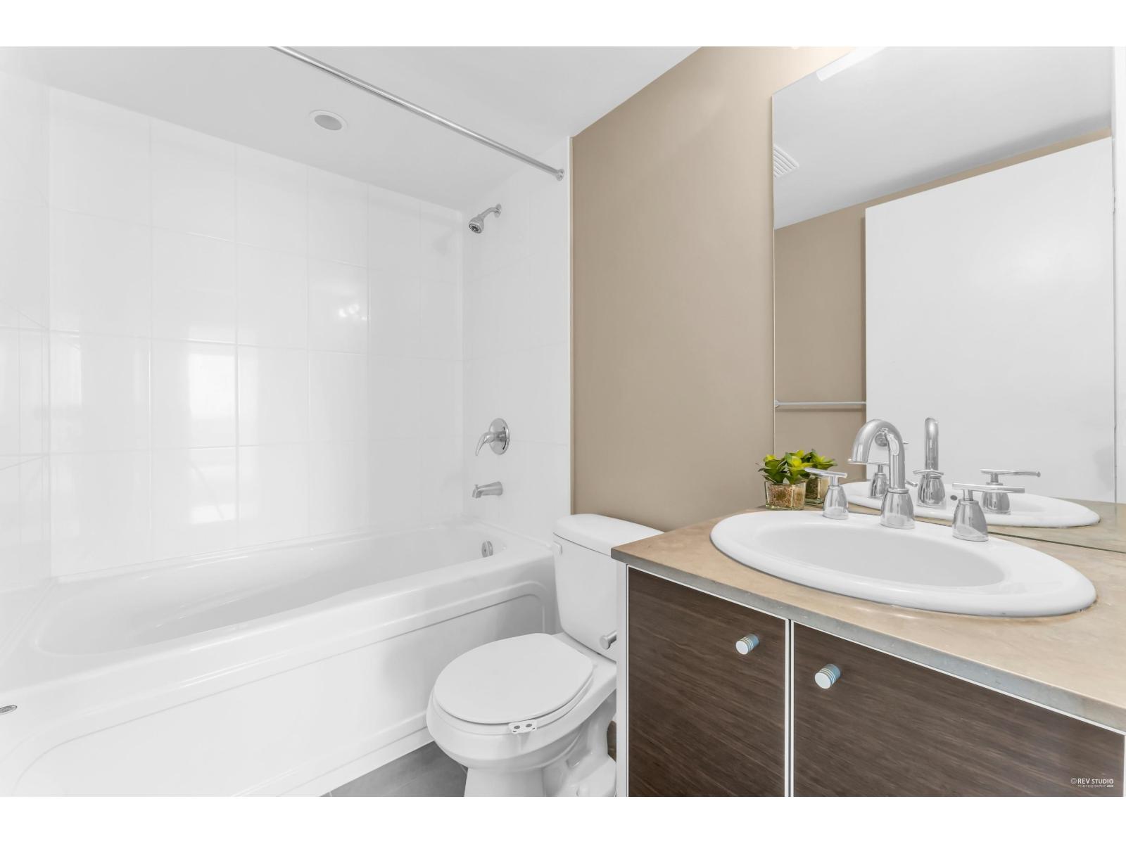 Photo 18 of 2909 9981 Whalley Boulevard, Surrey BC