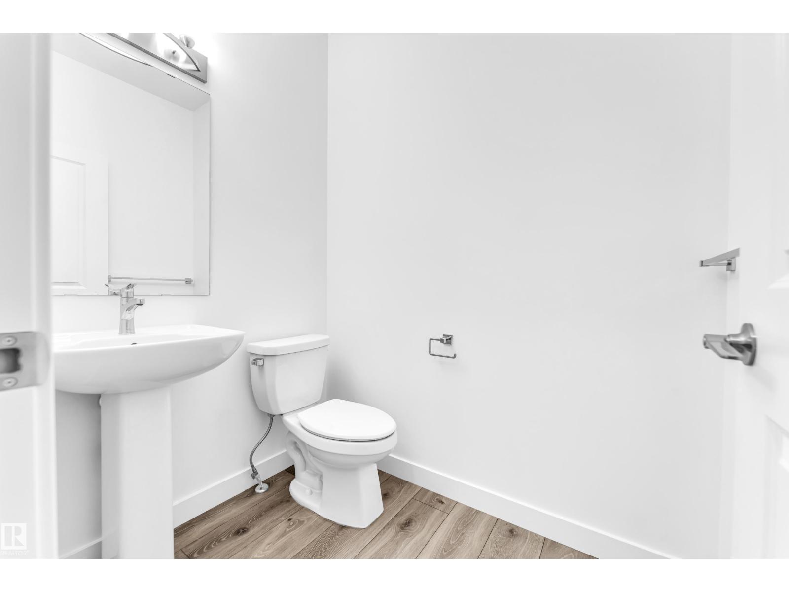 Photo 12 of 4 7110 Keswick Cm Sw, Edmonton AB