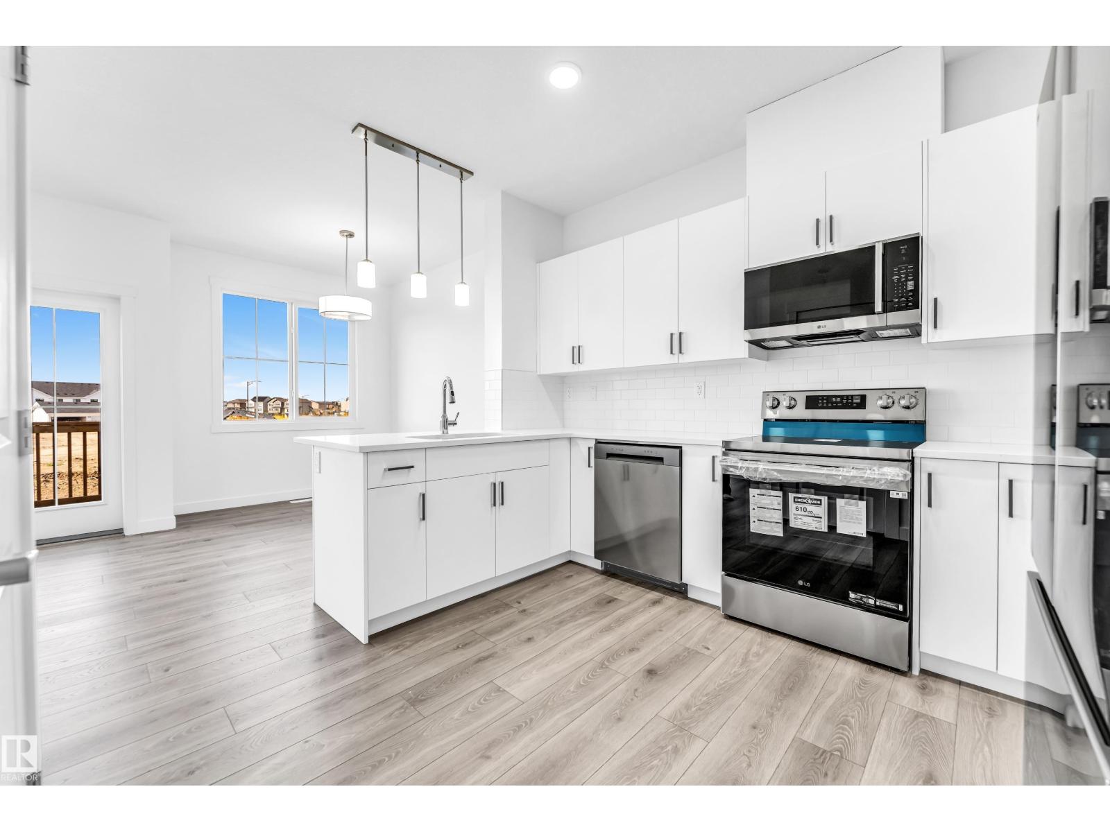 Photo 13 of 4 7110 Keswick Cm Sw, Edmonton AB