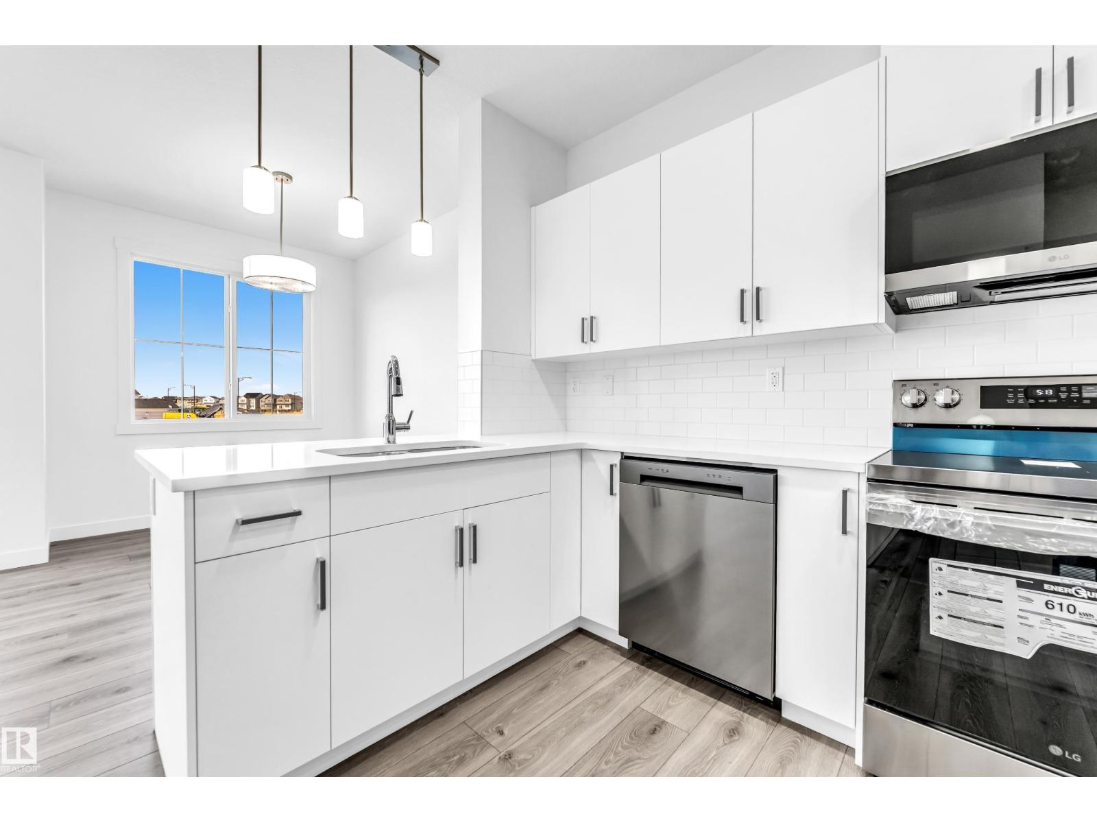 Photo 16 of 4 7110 Keswick Cm Sw, Edmonton AB