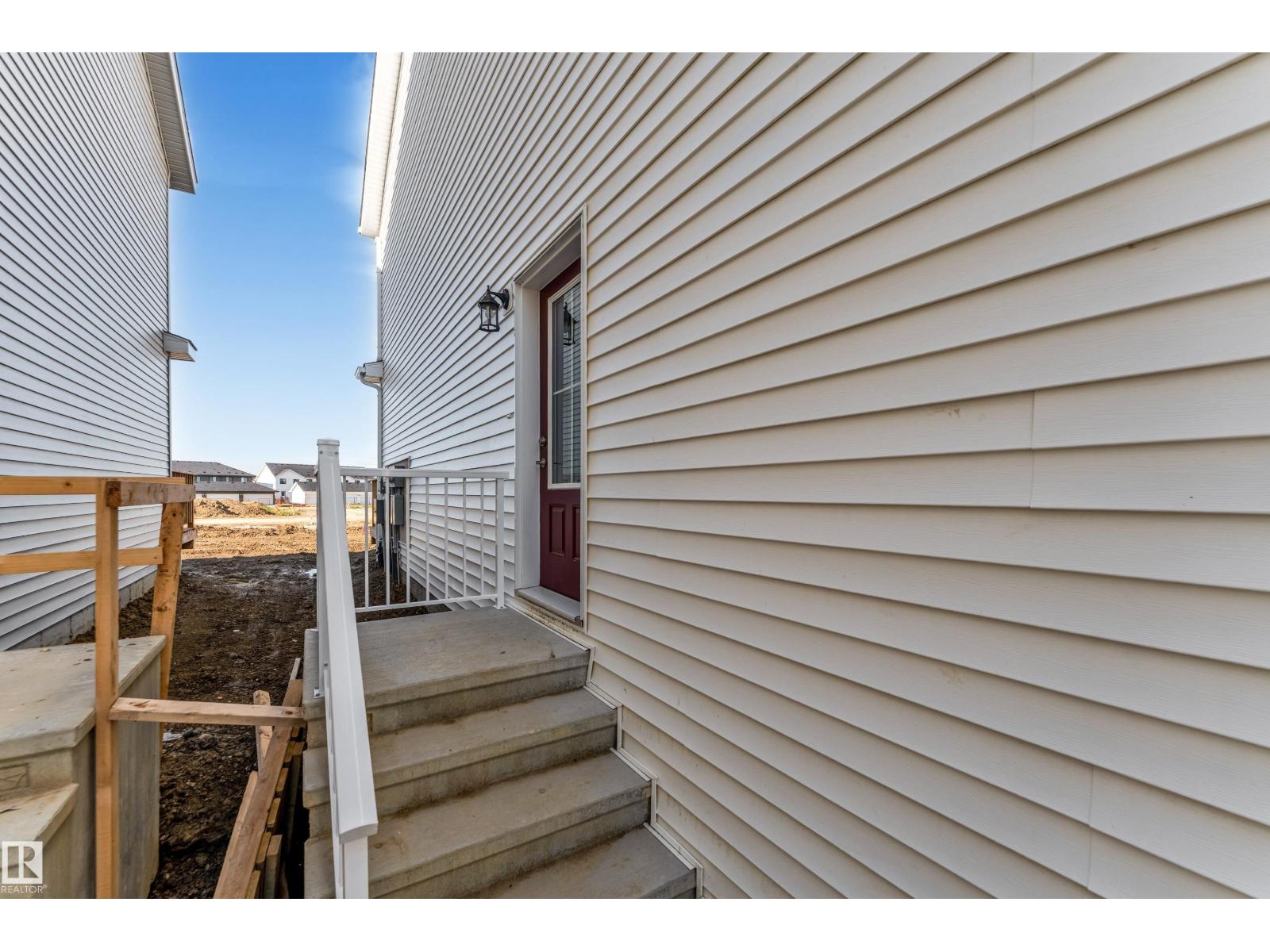Photo 3 of 4 7110 Keswick Cm Sw, Edmonton AB