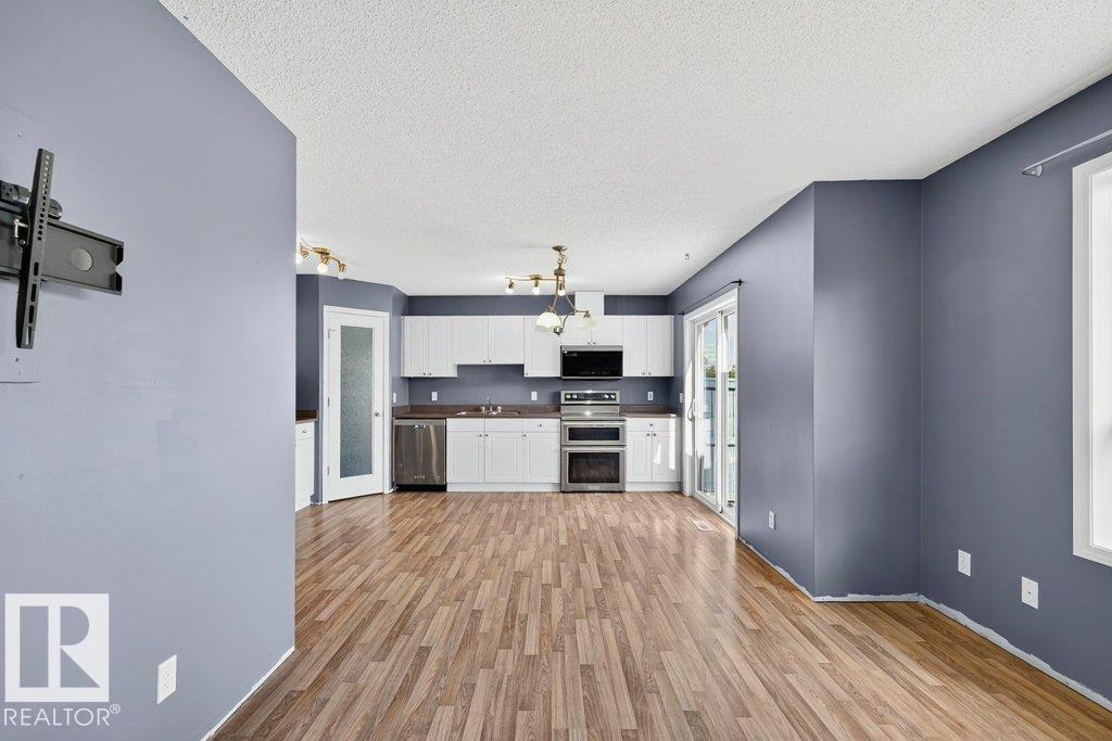 Photo 12 of 21 450 Hyndman Cr Nw, Edmonton AB