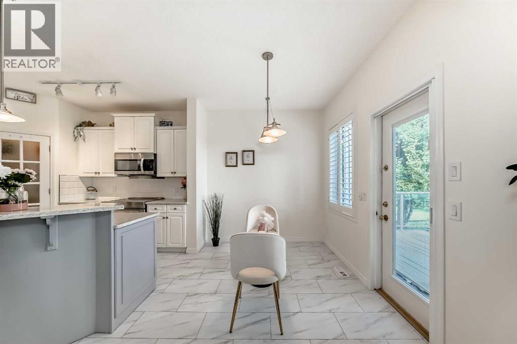 Photo 13 of 82 Mt Gibraltar Heights Se, Calgary AB