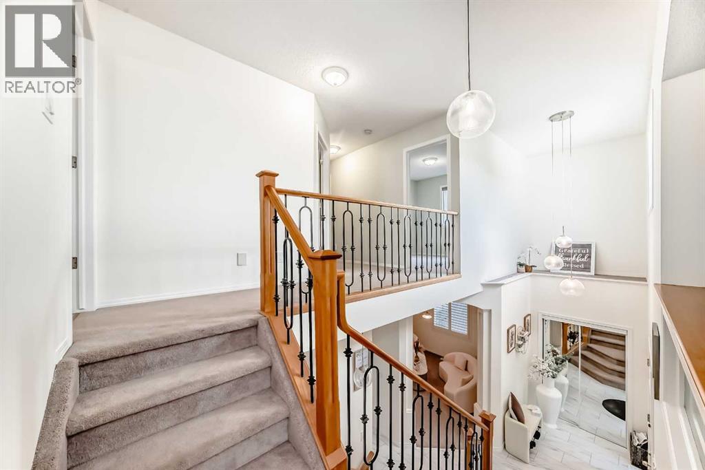 Photo 30 of 82 Mt Gibraltar Heights Se, Calgary AB