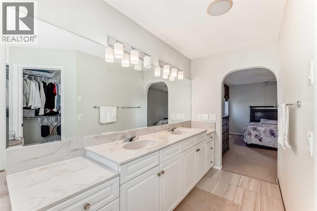 Photo 35 of 82 Mt Gibraltar Heights Se, Calgary AB