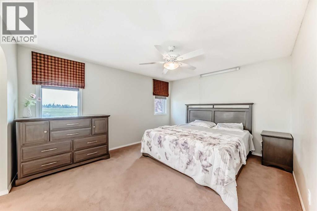 Photo 31 of 82 Mt Gibraltar Heights Se, Calgary AB