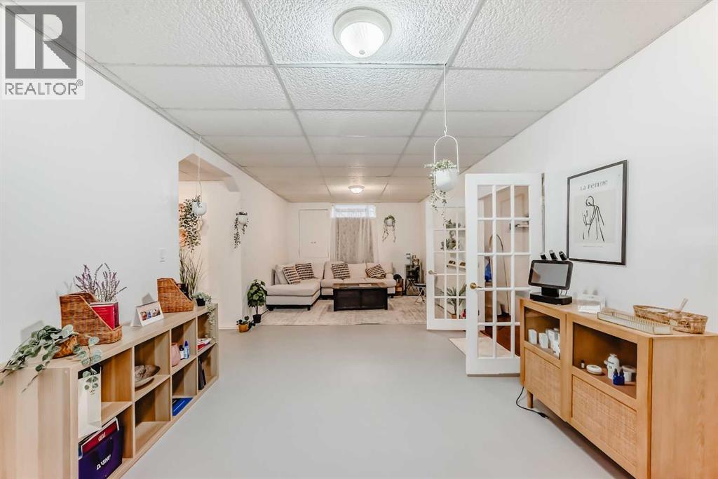 Photo 40 of 82 Mt Gibraltar Heights Se, Calgary AB