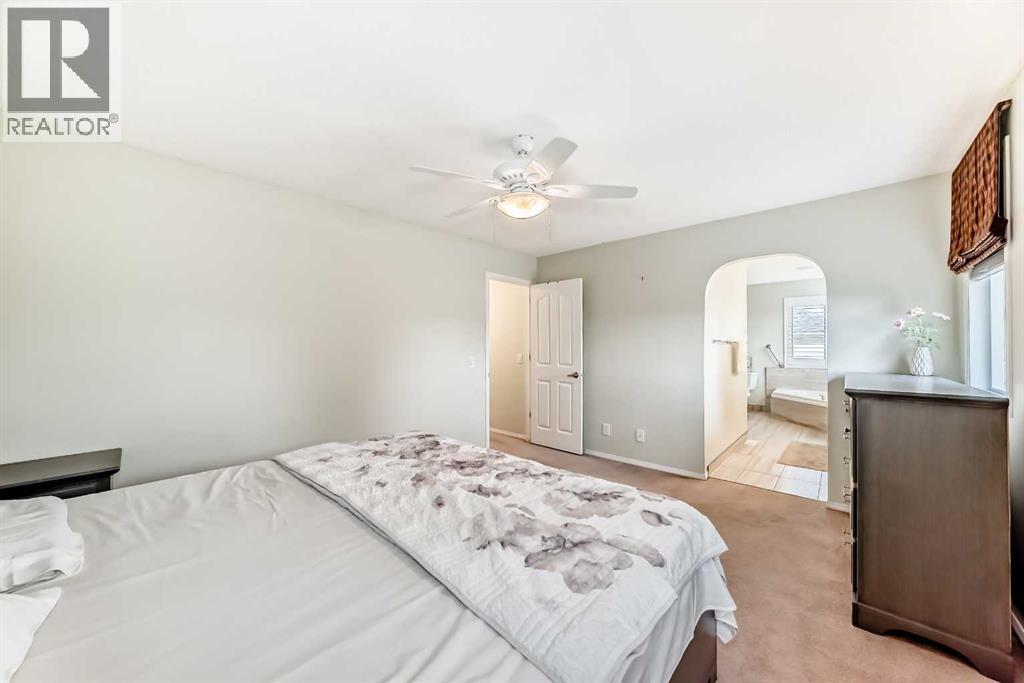 Photo 32 of 82 Mt Gibraltar Heights Se, Calgary AB