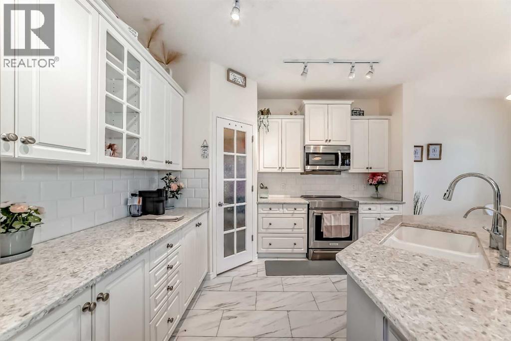 Photo 8 of 82 Mt Gibraltar Heights Se, Calgary AB