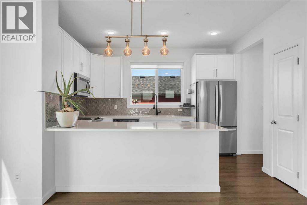 Photo 10 of 156 Livingston View Ne, Calgary AB