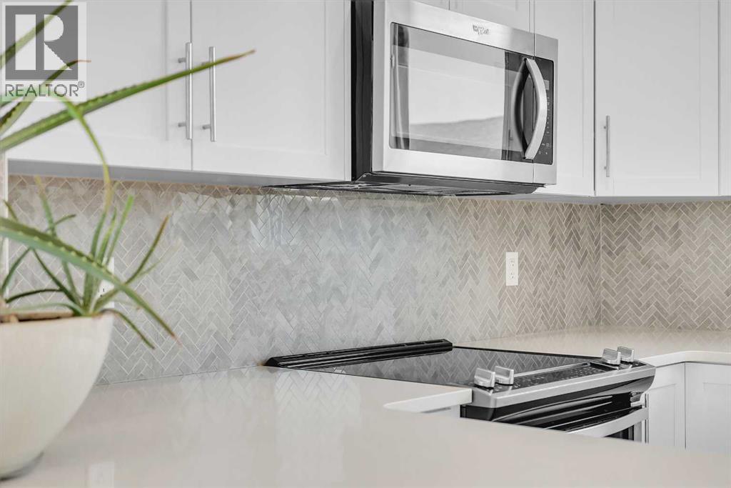 Photo 12 of 156 Livingston View Ne, Calgary AB