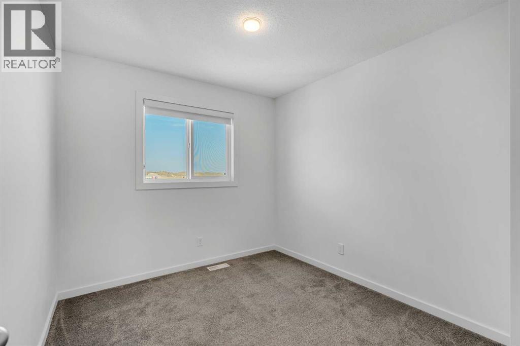 Photo 24 of 156 Livingston View Ne, Calgary AB