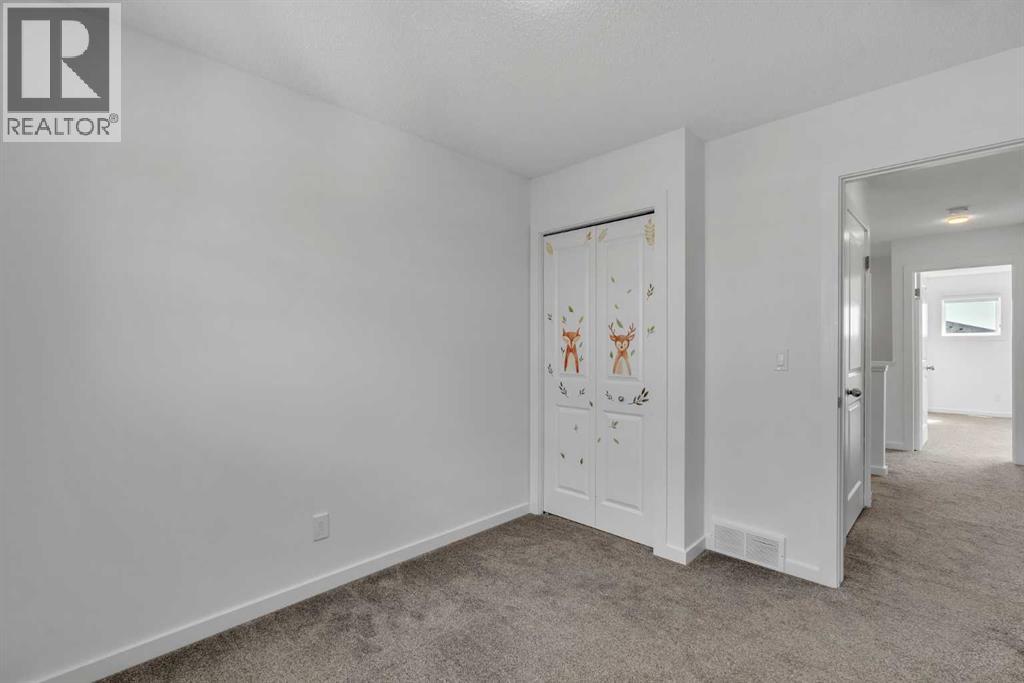 Photo 23 of 156 Livingston View Ne, Calgary AB