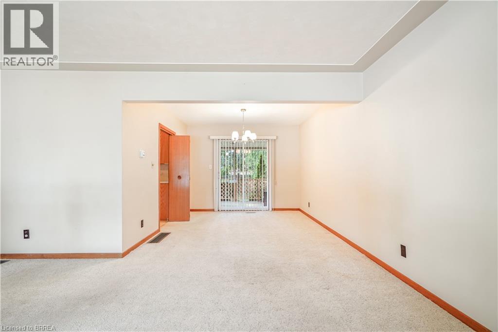 Photo 12 of 49 Pusey Boulevard, Brantford ON