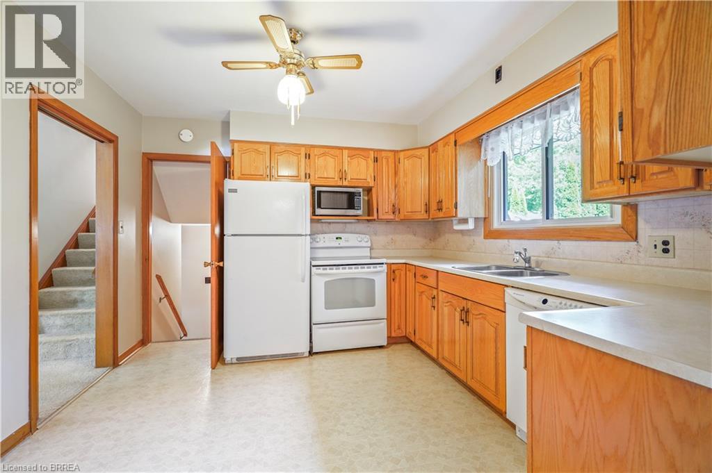 Photo 15 of 49 Pusey Boulevard, Brantford ON