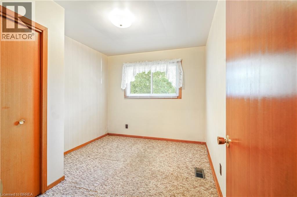 Photo 19 of 49 Pusey Boulevard, Brantford ON