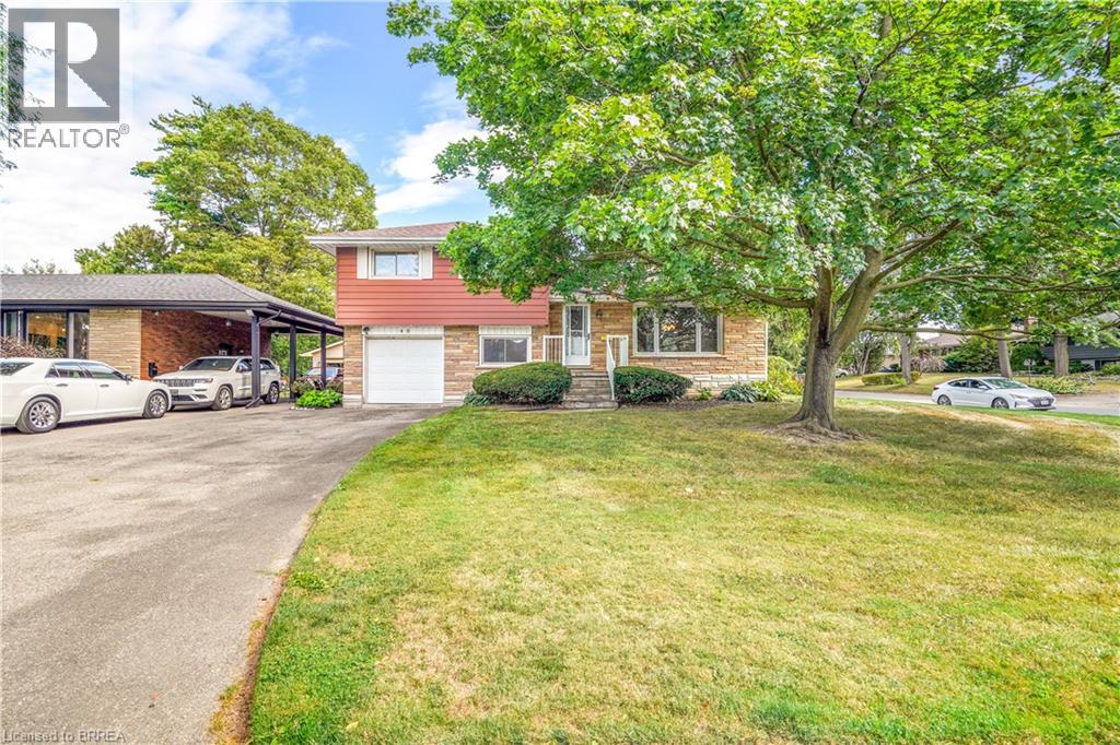 Photo 2 of 49 Pusey Boulevard, Brantford ON