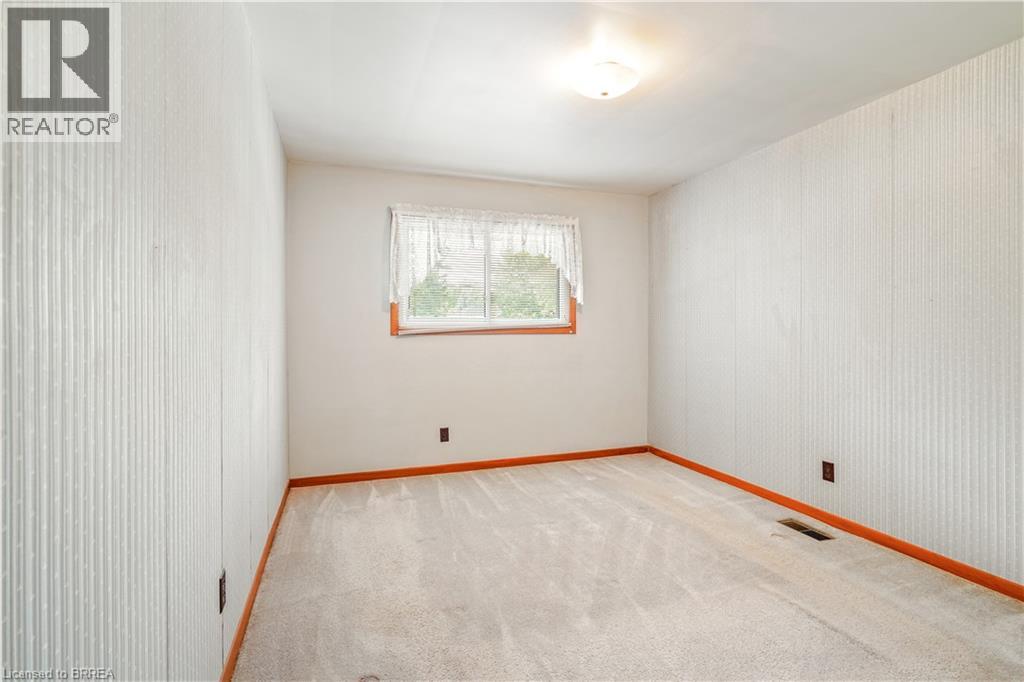 Photo 21 of 49 Pusey Boulevard, Brantford ON