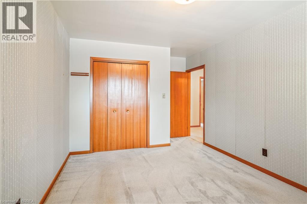 Photo 22 of 49 Pusey Boulevard, Brantford ON