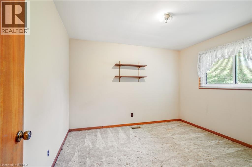 Photo 23 of 49 Pusey Boulevard, Brantford ON