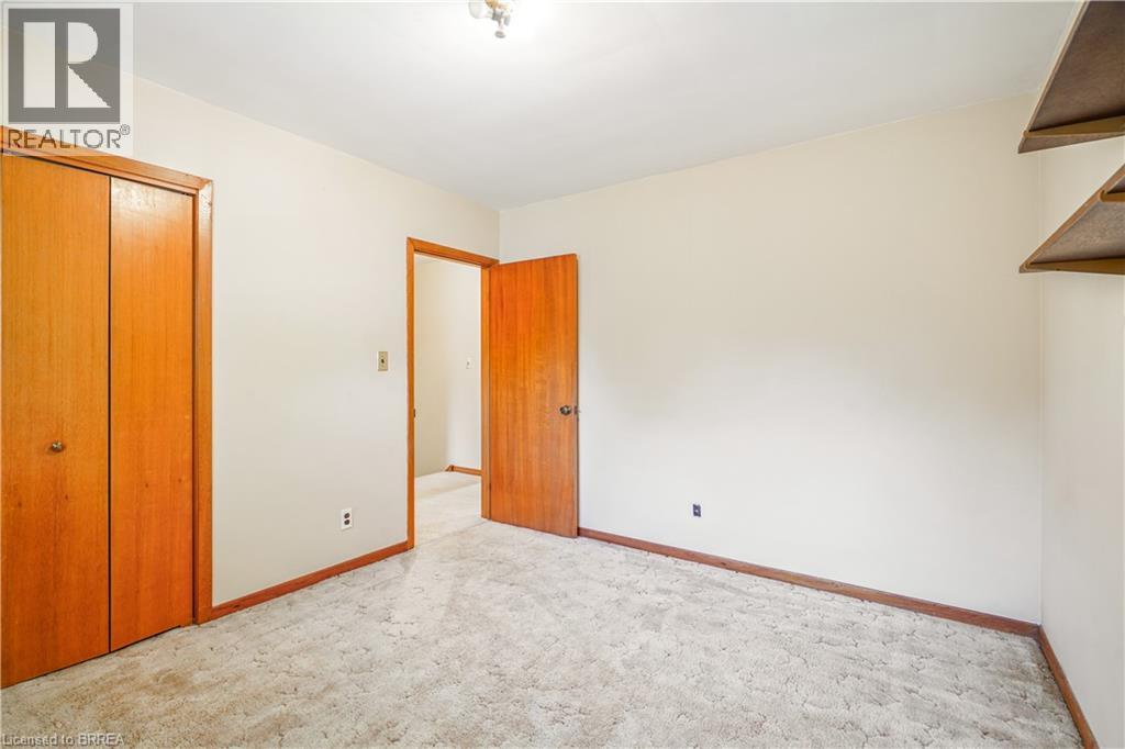 Photo 24 of 49 Pusey Boulevard, Brantford ON