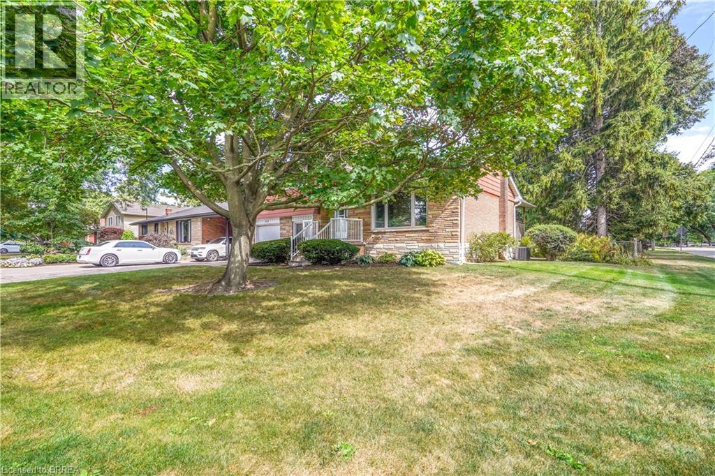 Photo 3 of 49 Pusey Boulevard, Brantford ON