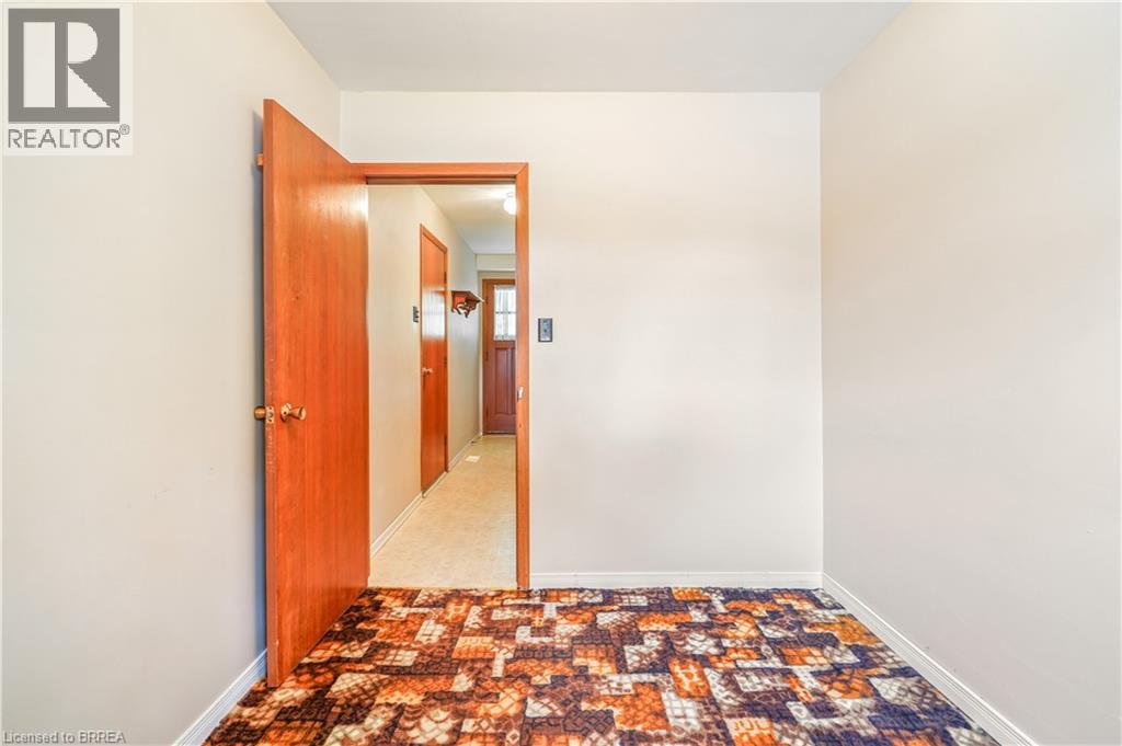 Photo 31 of 49 Pusey Boulevard, Brantford ON