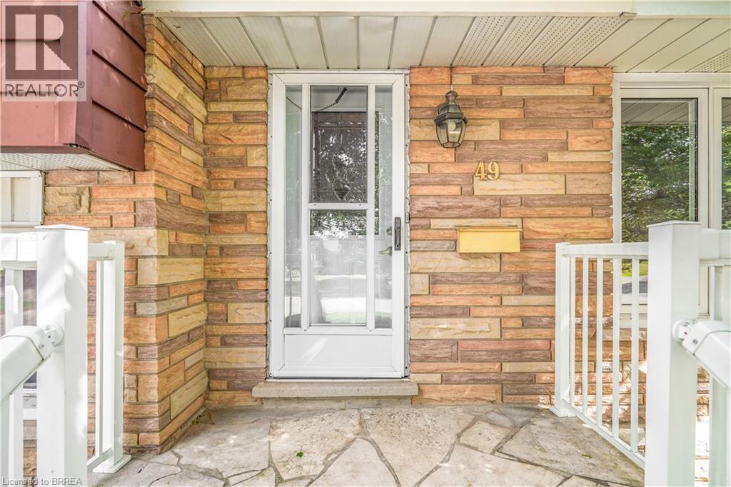 Photo 5 of 49 Pusey Boulevard, Brantford ON
