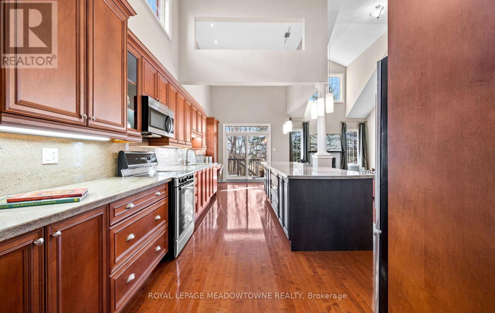 Photo 10 of 47 Nova Scotia Road, Brampton ON