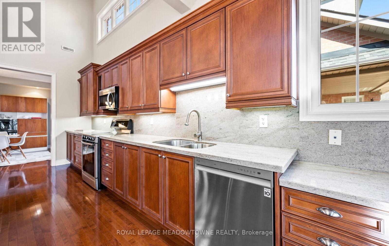 Photo 15 of 47 Nova Scotia Road, Brampton ON