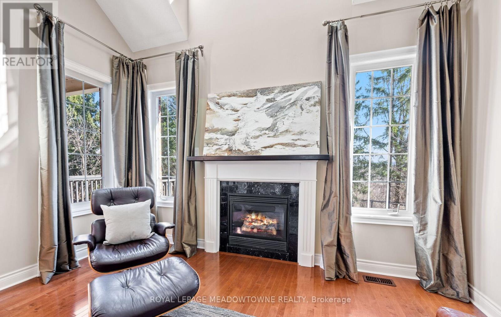 Photo 19 of 47 Nova Scotia Road, Brampton ON