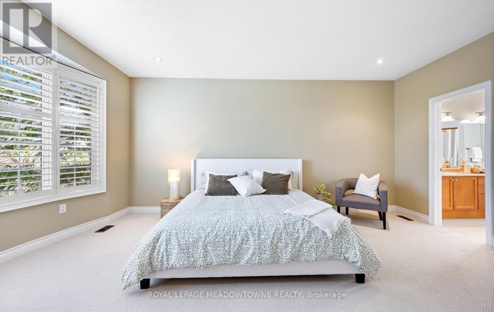 Photo 22 of 47 Nova Scotia Road, Brampton ON