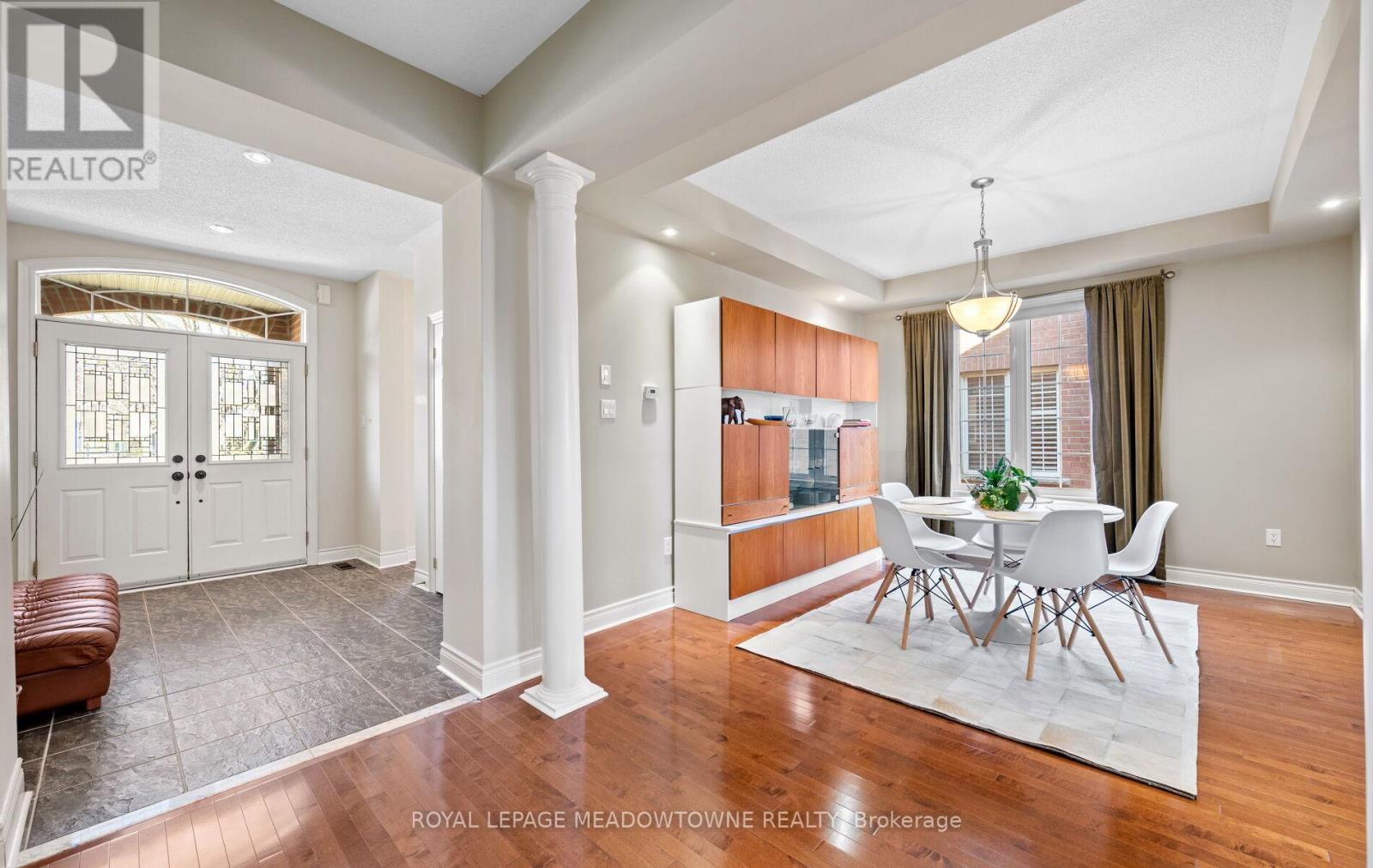 Photo 6 of 47 Nova Scotia Road, Brampton ON