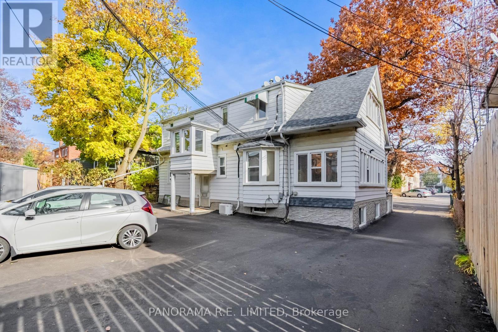 Photo 14 of 2 8 Thirty Third Street, Toronto ON
