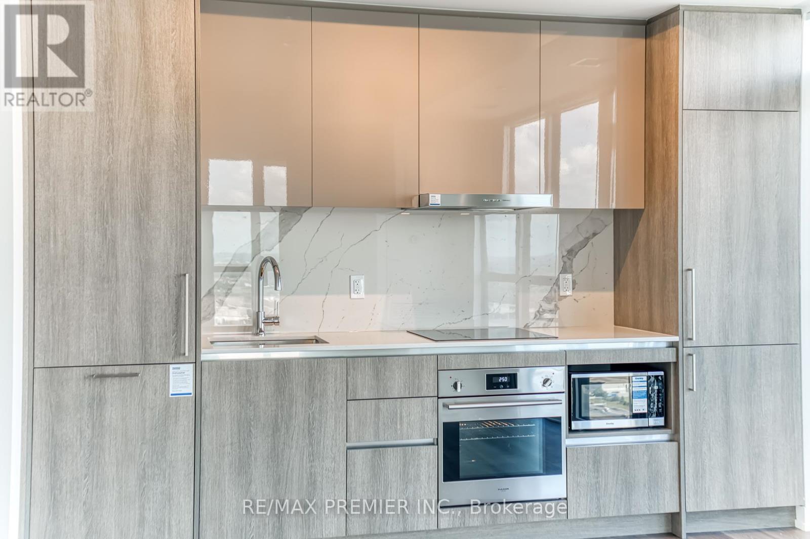 Photo 18 of 6009 225 Commerce Street, Vaughan ON