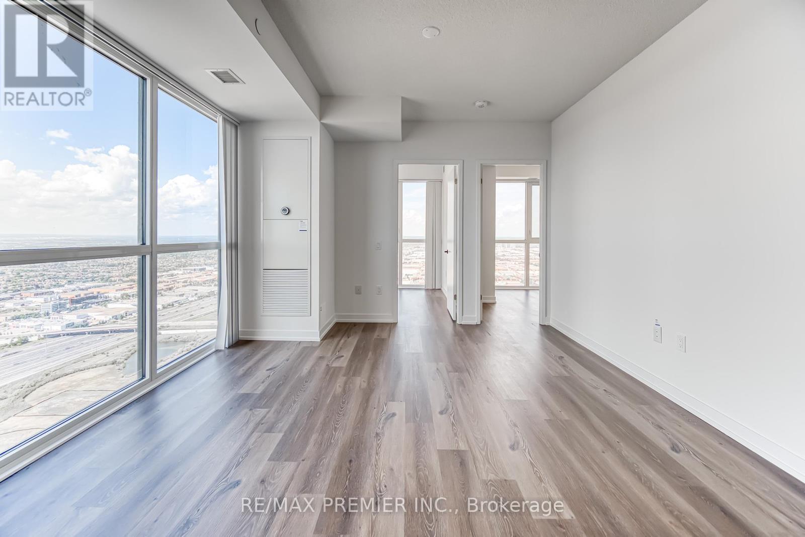 Photo 11 of 6009 225 Commerce Street, Vaughan ON