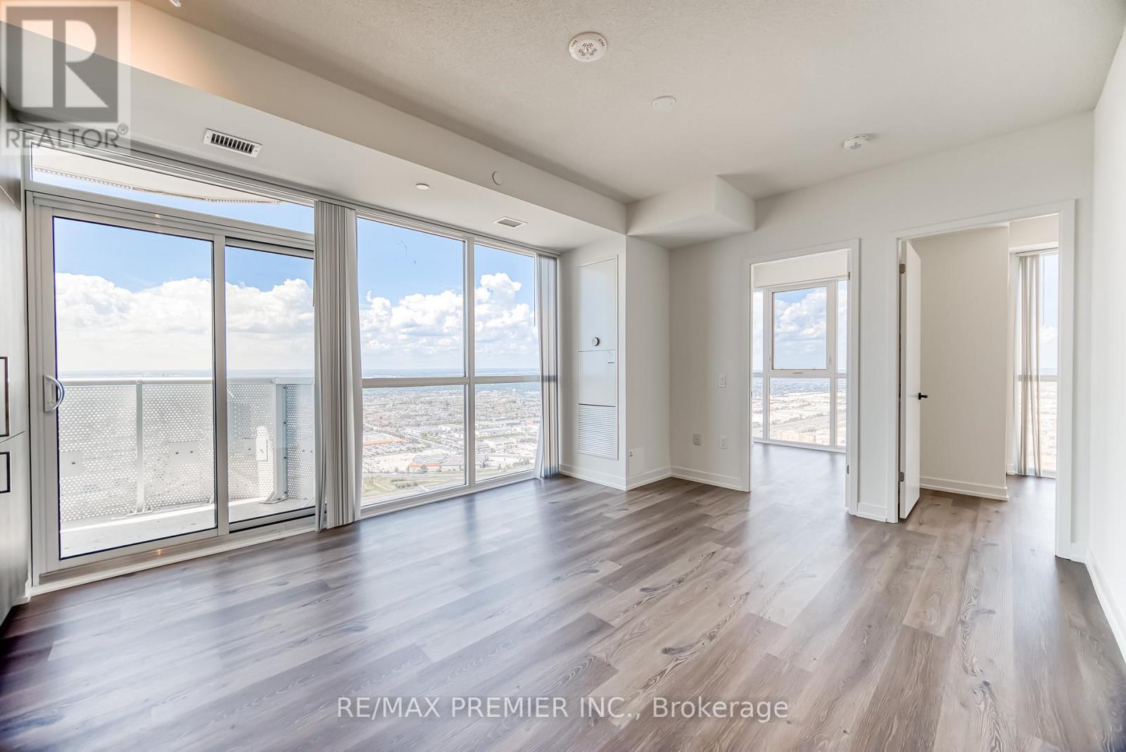 Photo 12 of 6009 225 Commerce Street, Vaughan ON