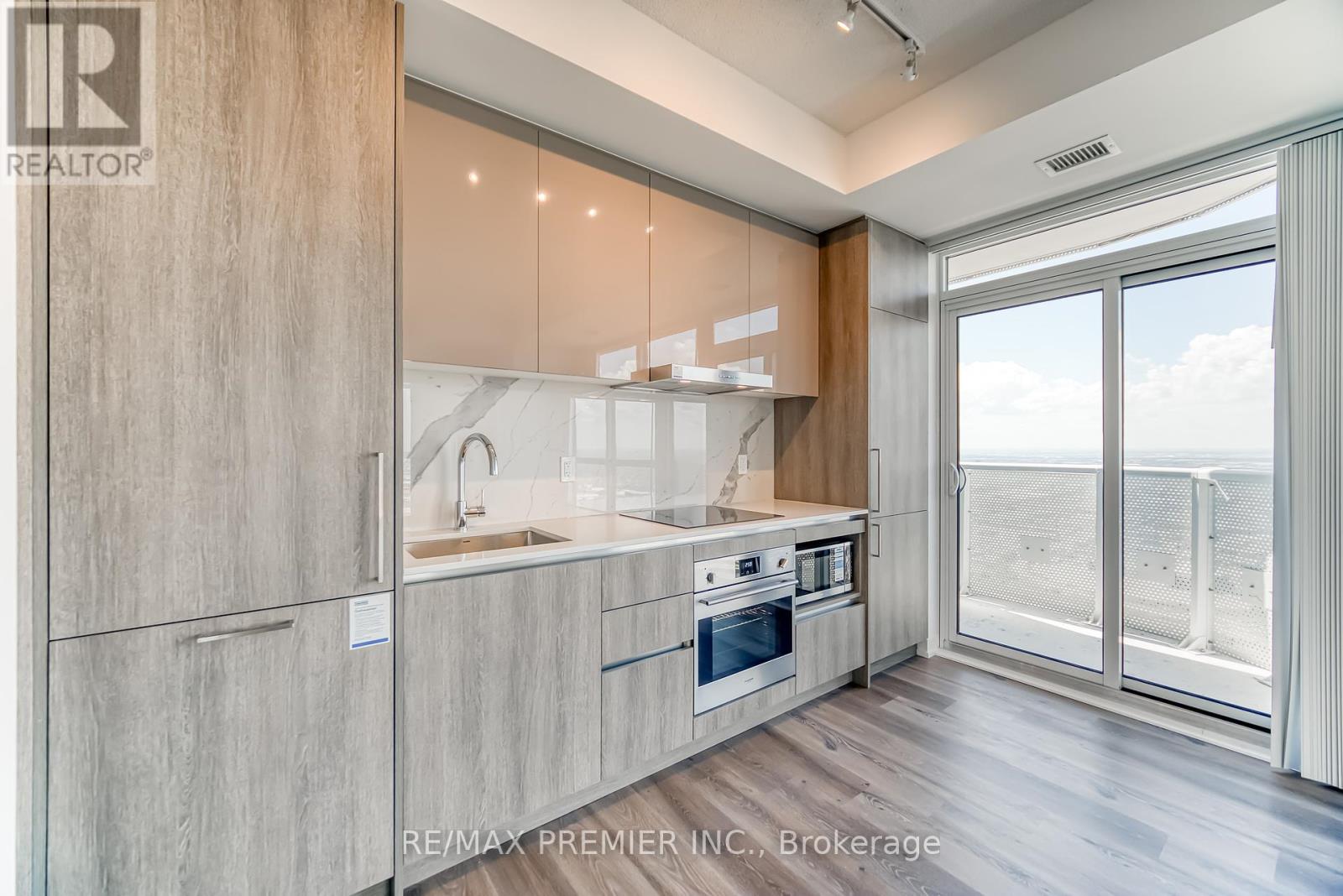 Photo 14 of 6009 225 Commerce Street, Vaughan ON