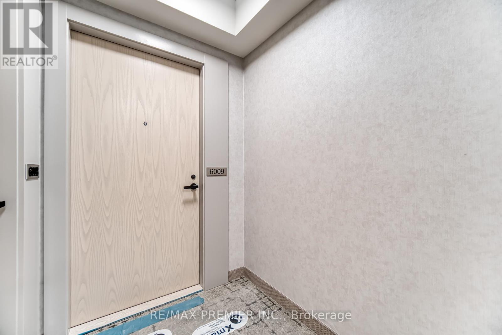 Photo 7 of 6009 225 Commerce Street, Vaughan ON