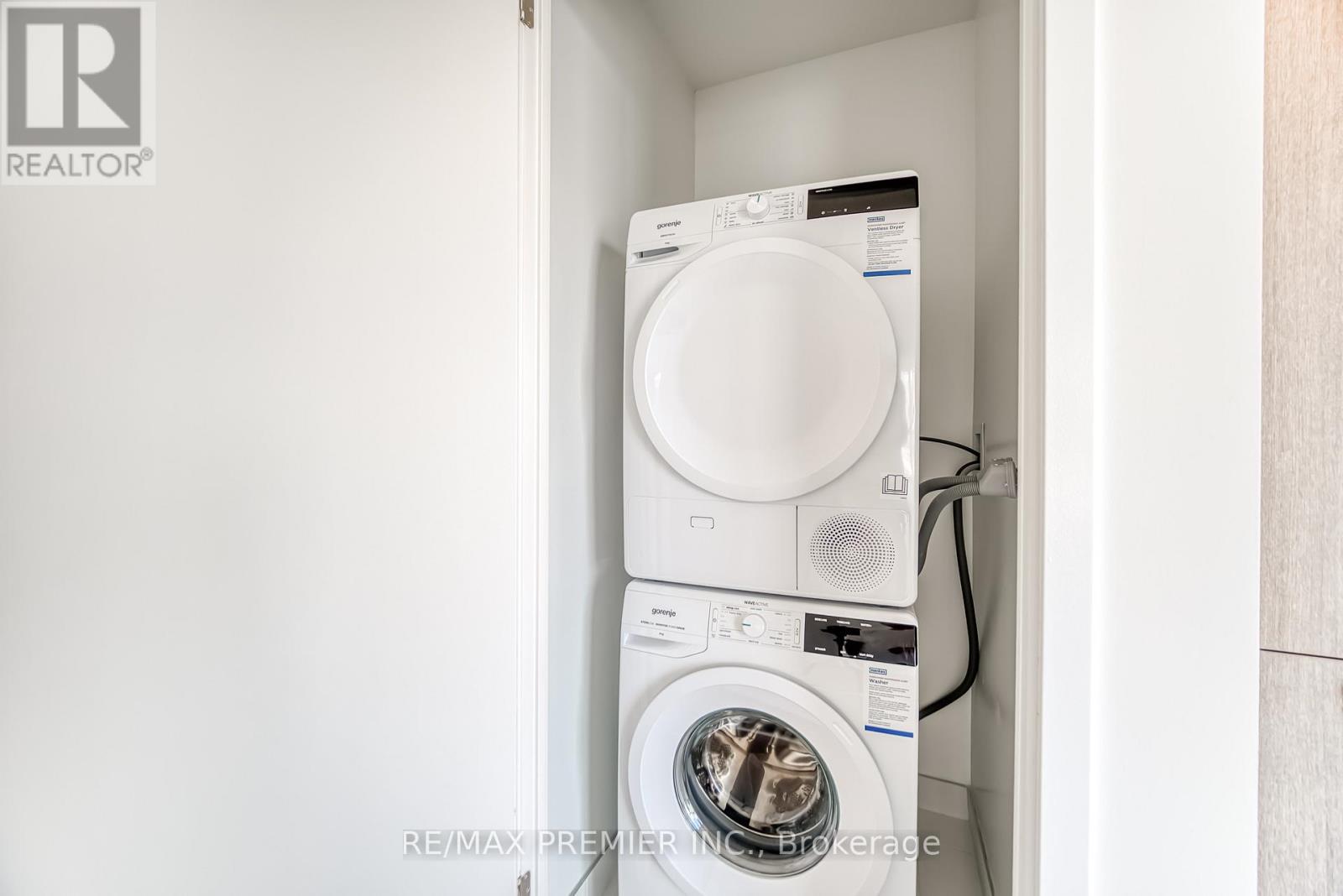 Photo 25 of 6009 225 Commerce Street, Vaughan ON
