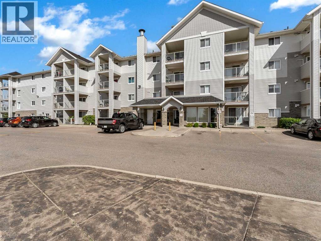 Photo 1 of 304 1648 Saamis Drive Nw, Medicine Hat AB