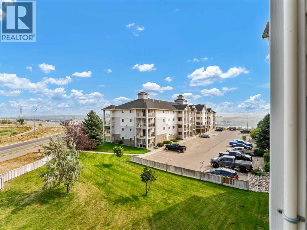 Photo 25 of 304 1648 Saamis Drive Nw, Medicine Hat AB