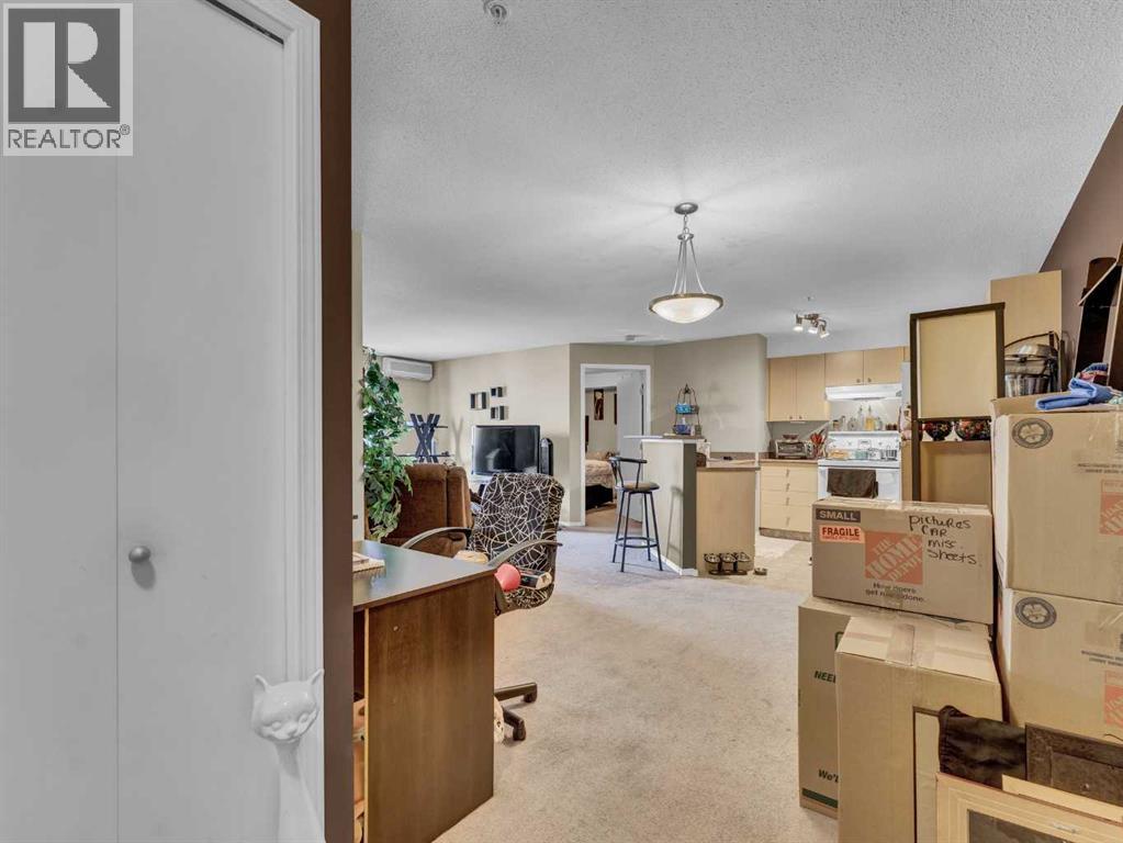 Photo 4 of 304 1648 Saamis Drive Nw, Medicine Hat AB