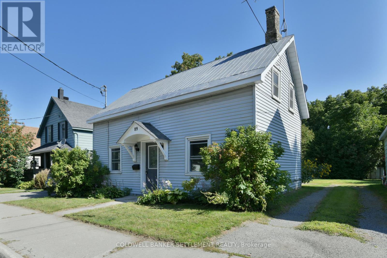Photo 3 of 89 Drummond Street E, Perth ON