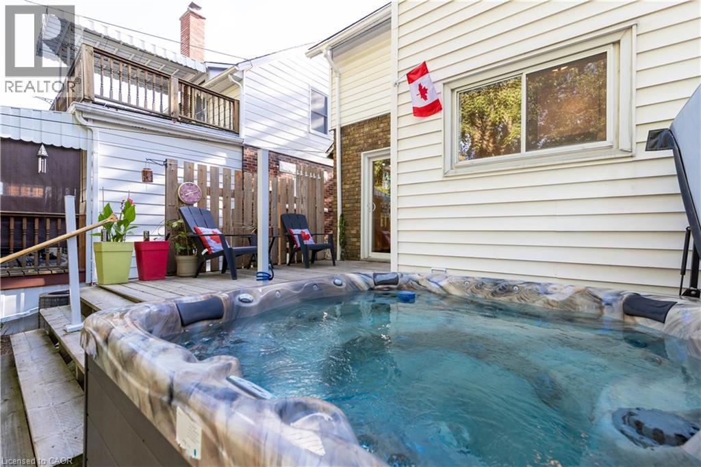 Photo 25 of 30 Troy Street, Kitchener ON