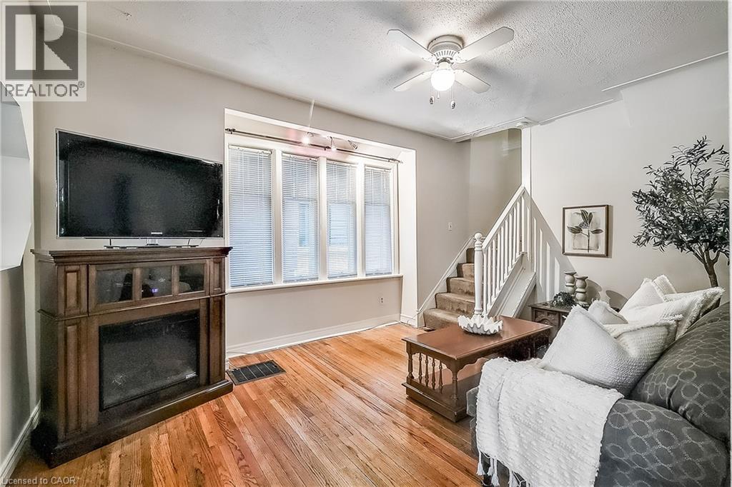Photo 4 of 30 Troy Street, Kitchener ON